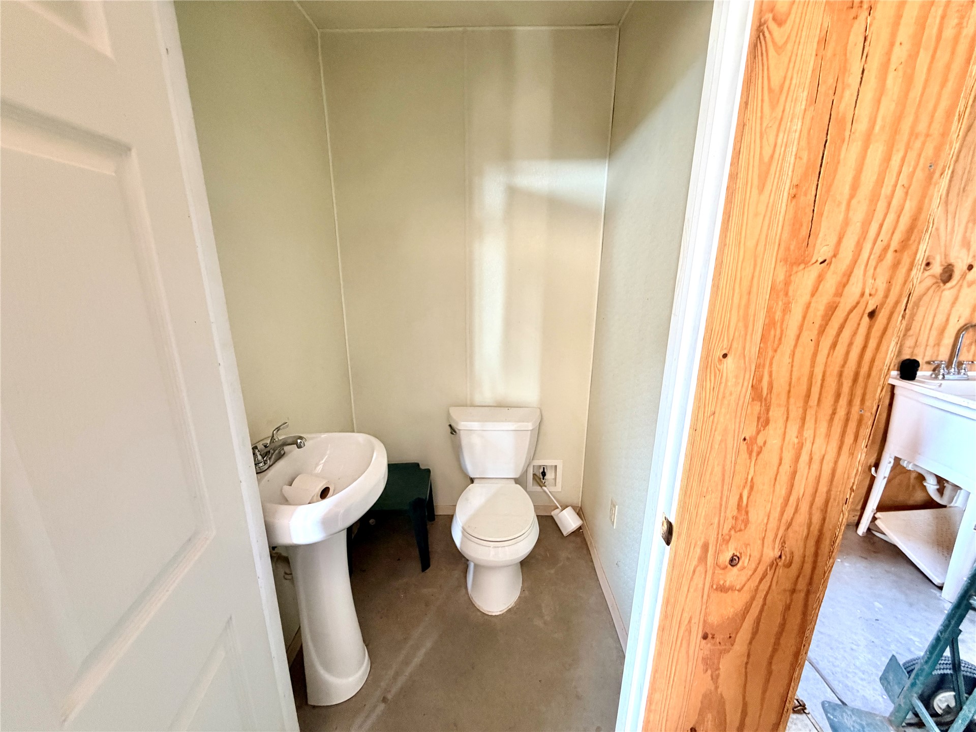 405 Pryor Avenue Pocola OK 74902