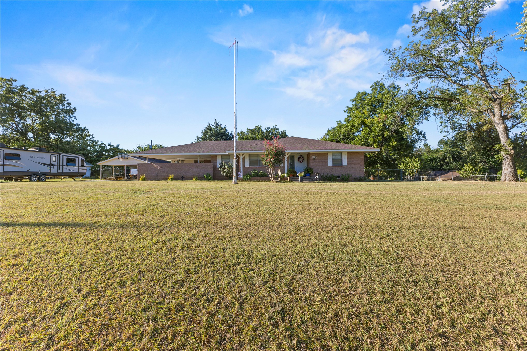 506 E Schmid Wynnewood OK 73098