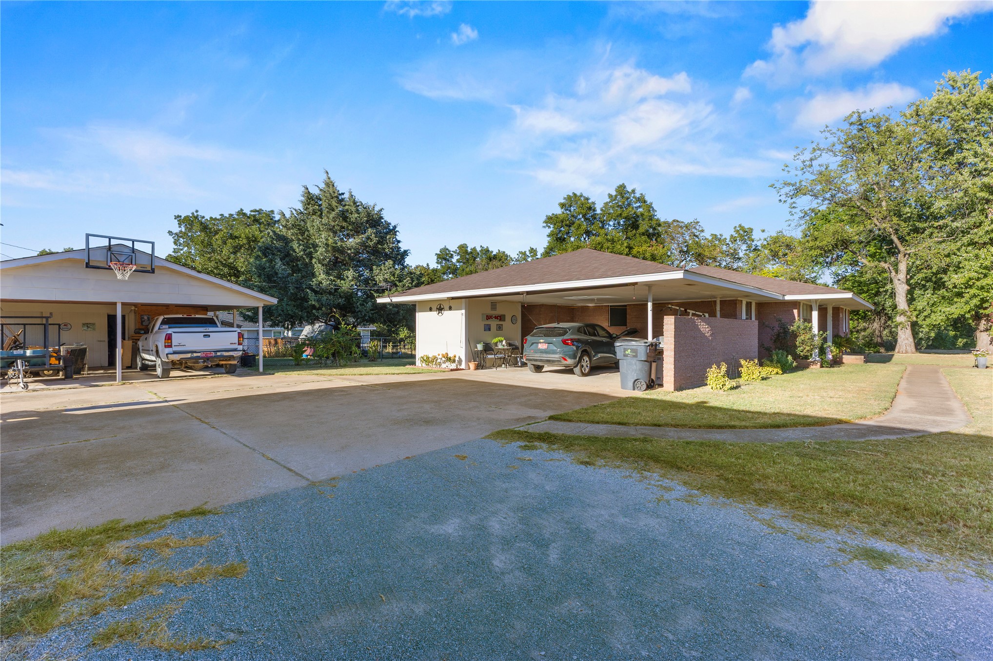 506 E Schmid Wynnewood OK 73098