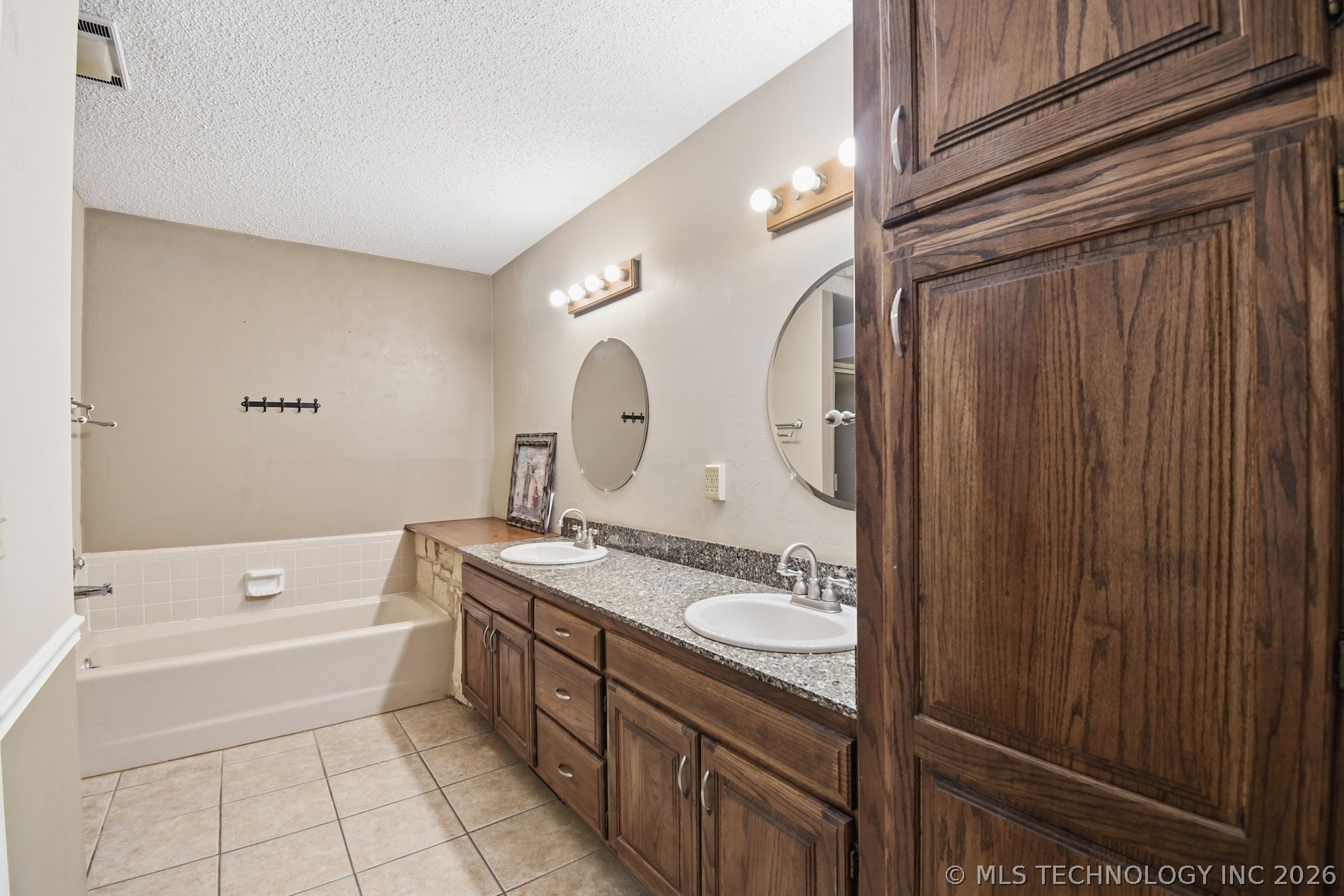 8304 S 4th Street Broken Arrow OK 74011