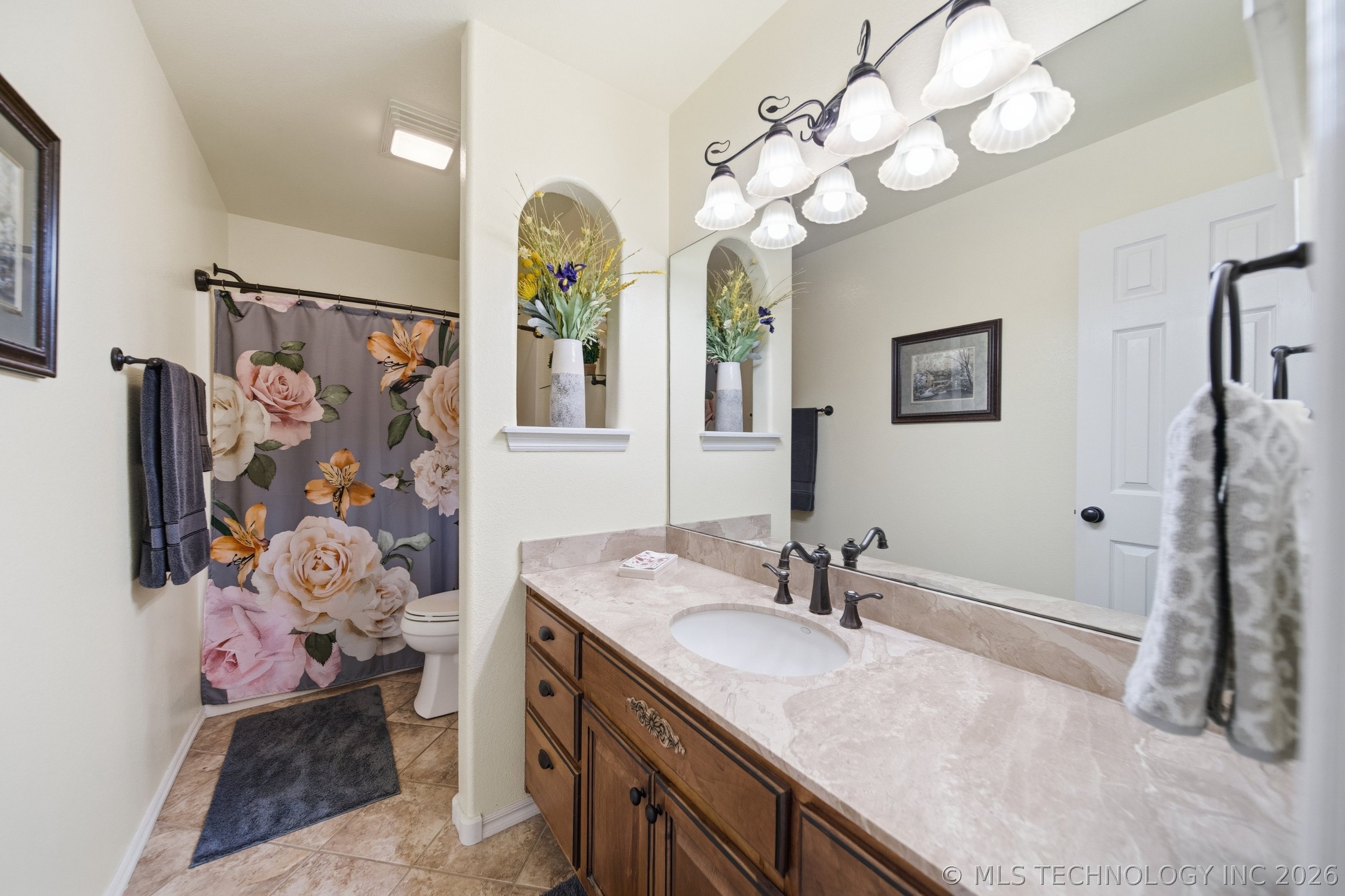 1904 E Laredo Street Broken Arrow OK 74012