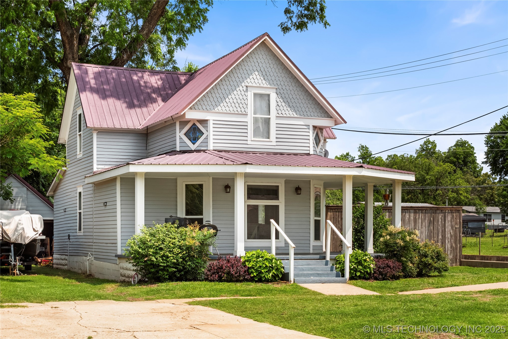 206 W Grand Tonkawa OK 74653