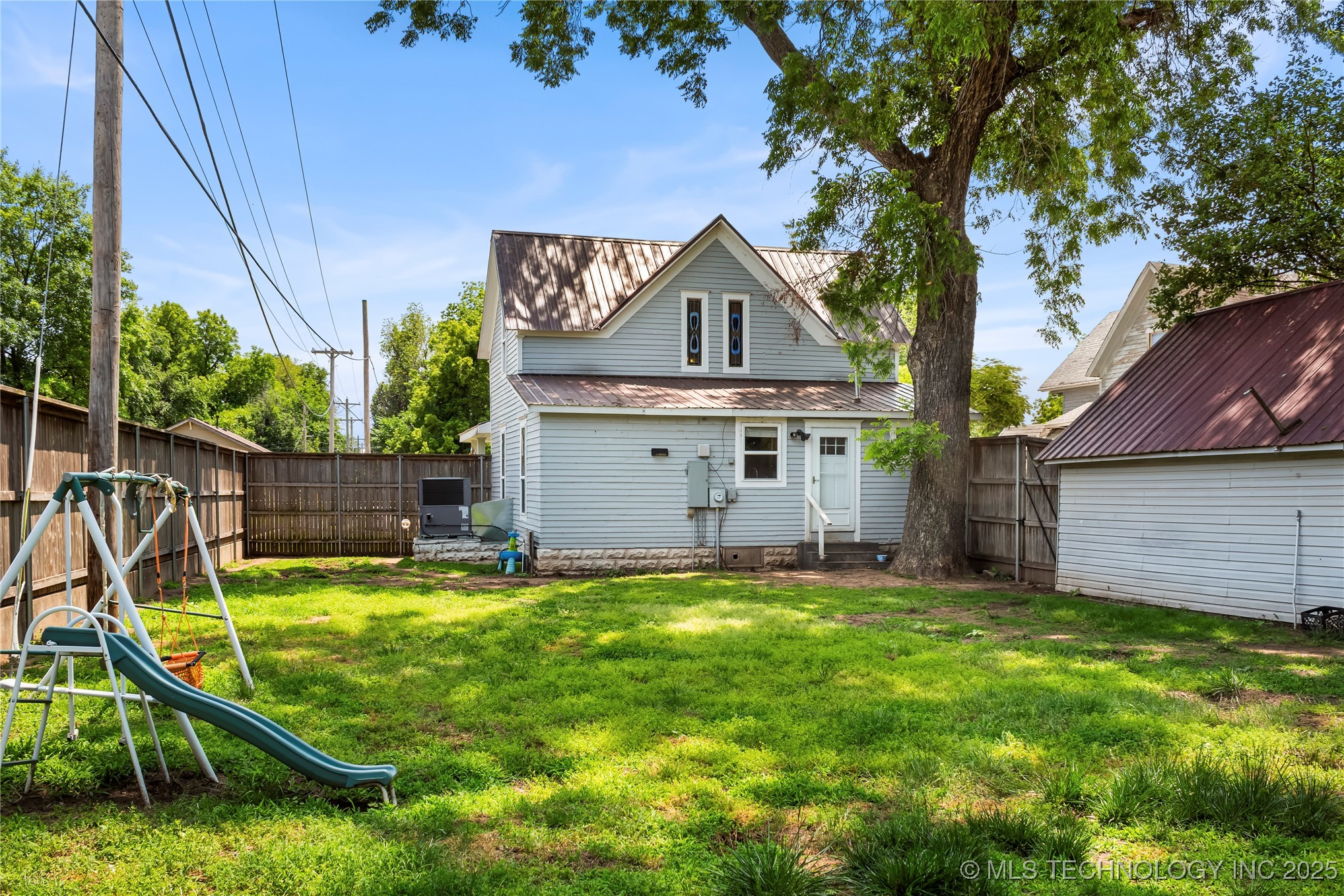 206 W Grand Tonkawa OK 74653