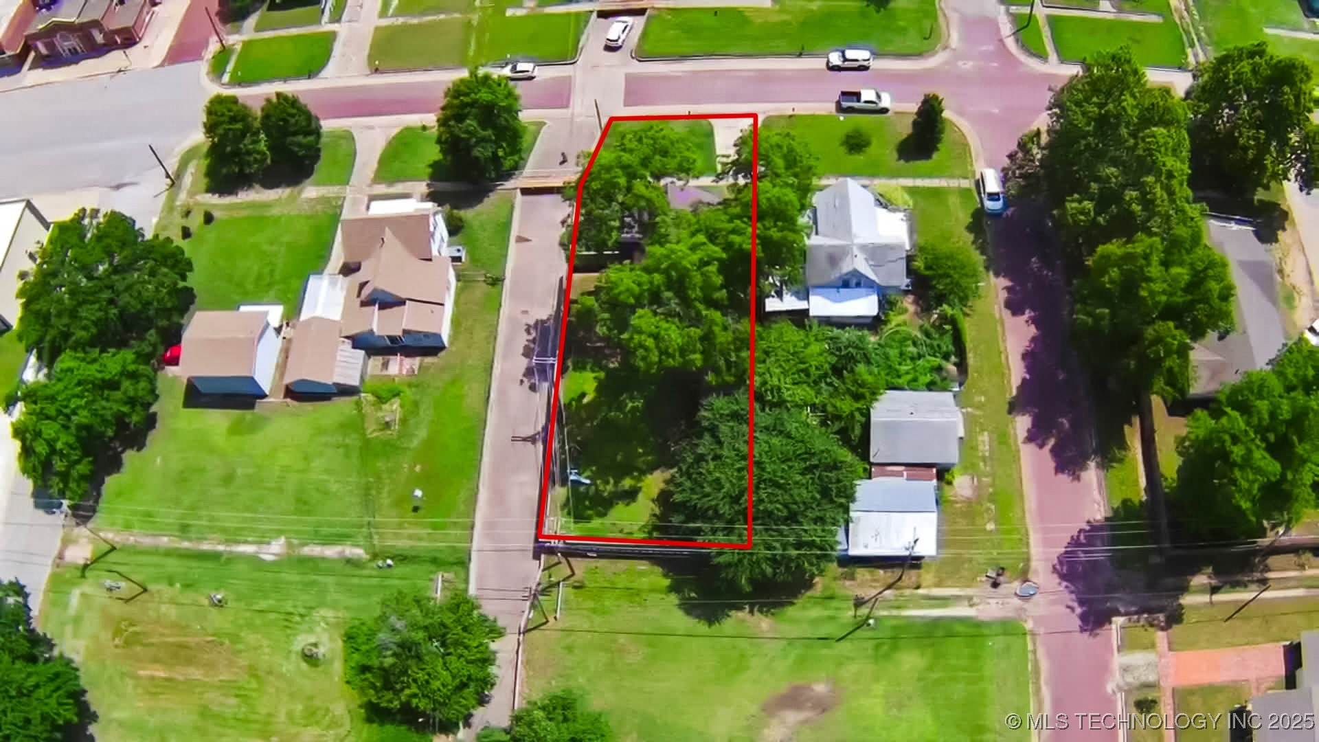 206 W Grand Tonkawa OK 74653