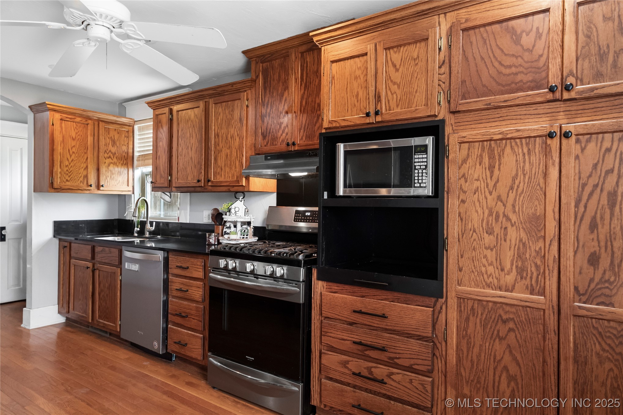 206 W Grand Tonkawa OK 74653