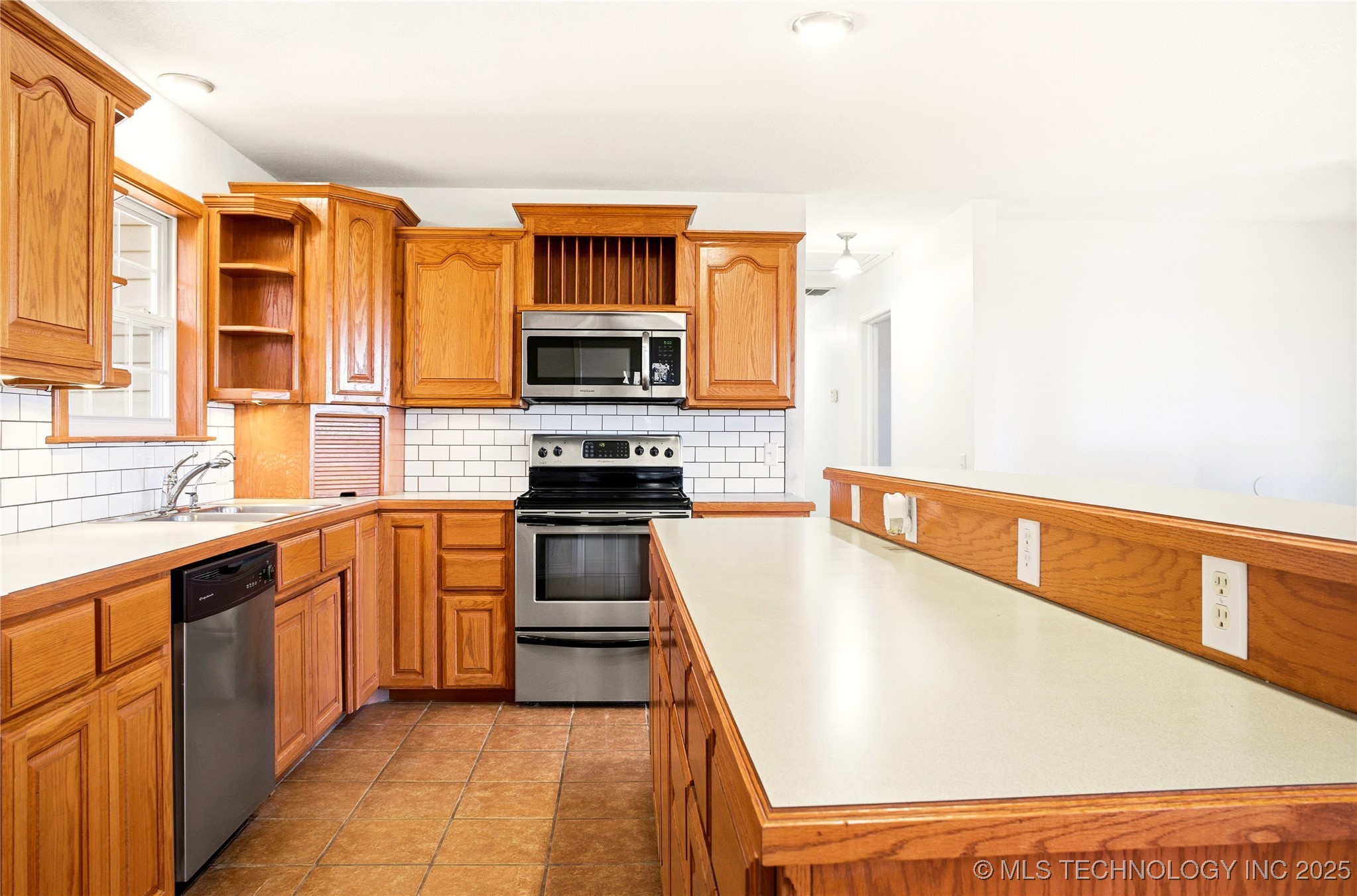 465561 Highway 100 Stilwell OK 74960