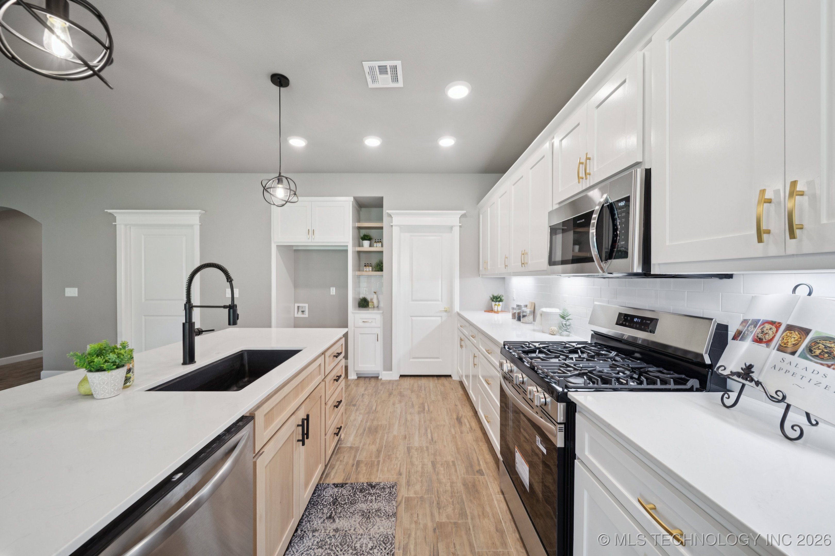 209 W Broadway Street Owasso OK 74055