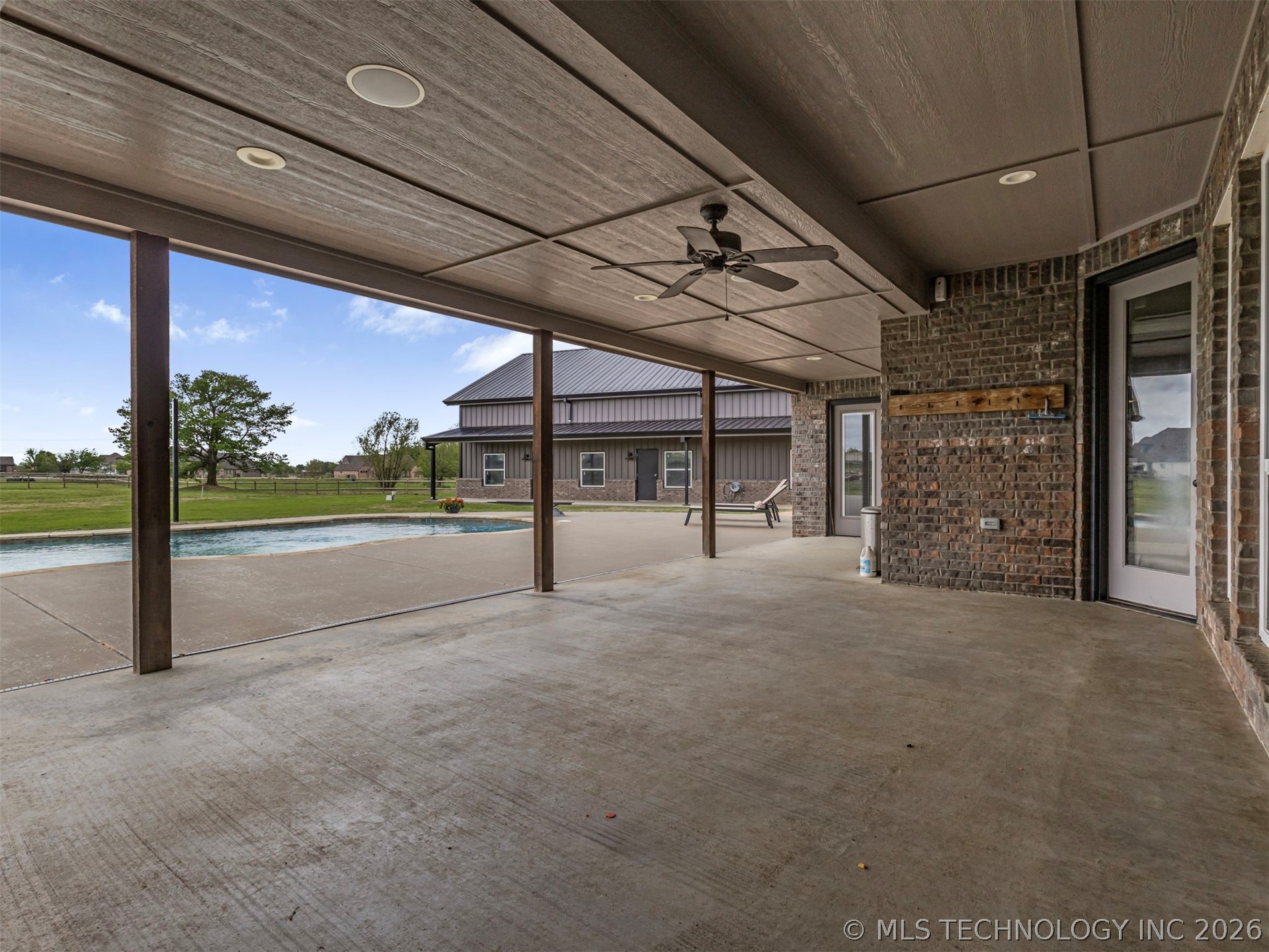 2728 Crosscreek Drive Oologah OK 74053