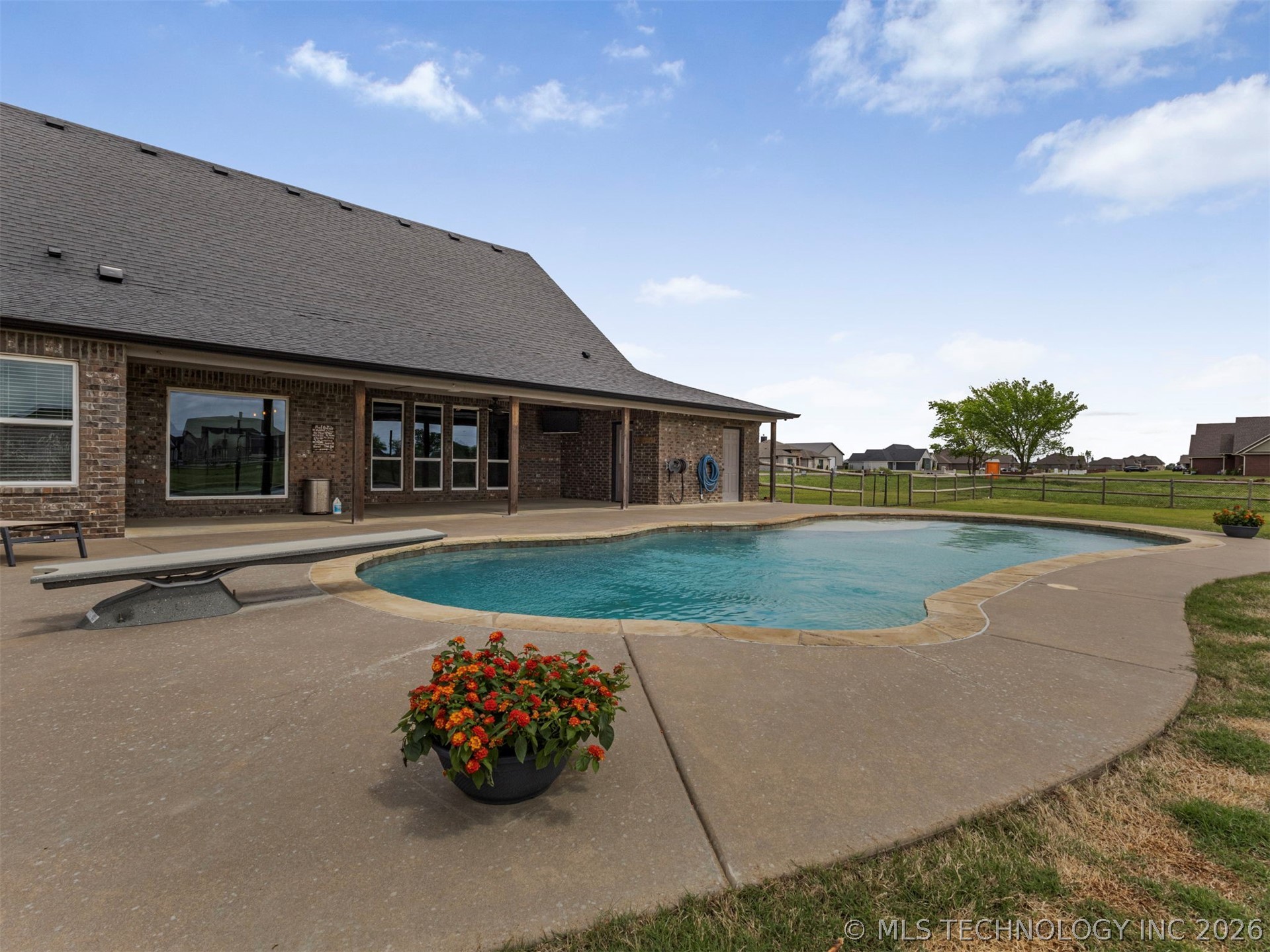 2728 Crosscreek Drive Oologah OK 74053