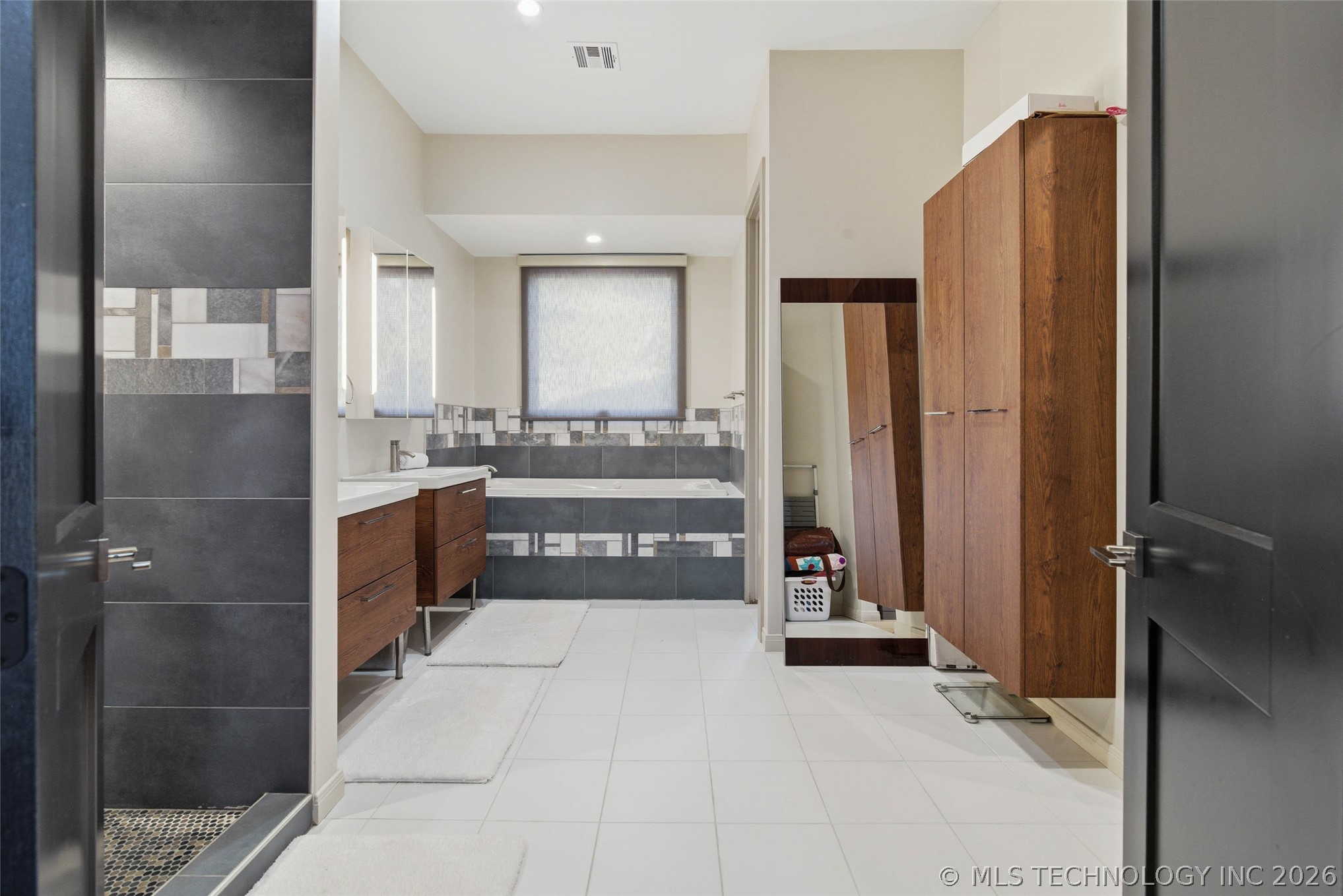 219 W Victoria Street Tulsa OK 74106