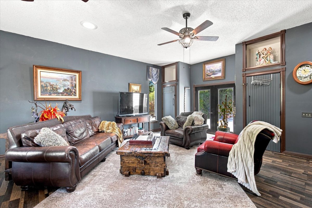 407 Seven Springs Tishomingo OK 73460