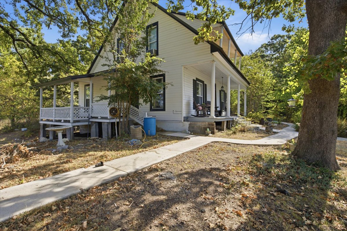 407 Seven Springs Tishomingo OK 73460