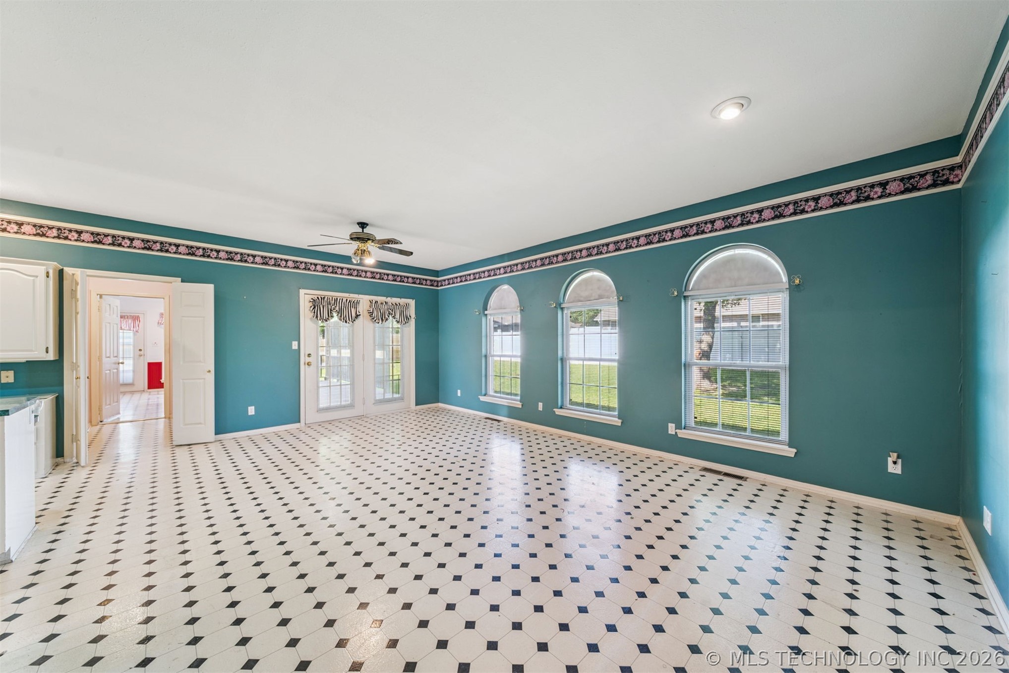 1307 N Douglas Drive Claremore OK 74017