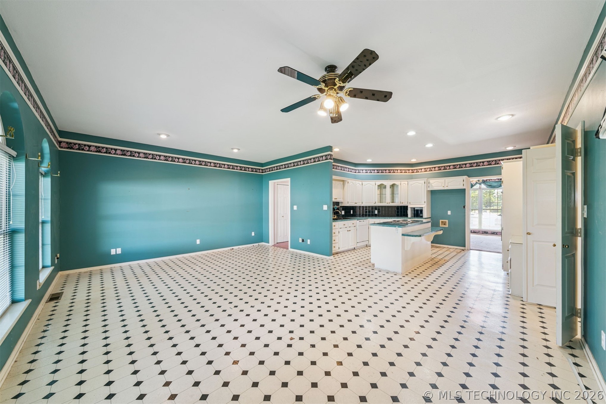 1307 N Douglas Drive Claremore OK 74017
