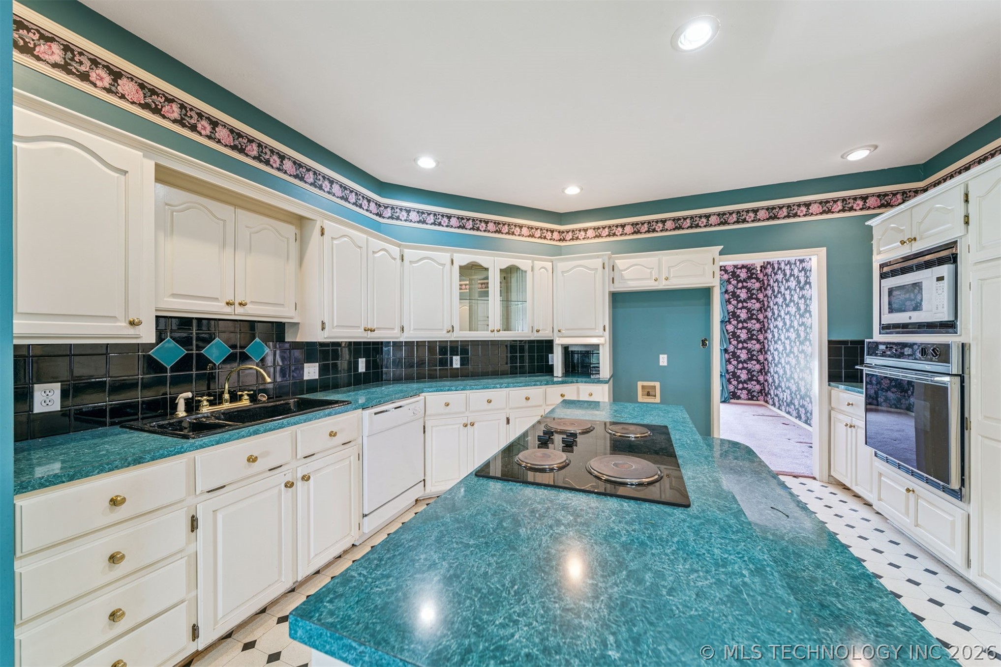 1307 N Douglas Drive Claremore OK 74017