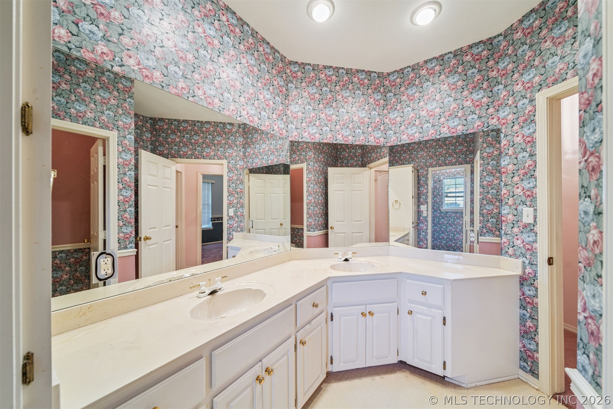 1307 N Douglas Drive Claremore OK 74017