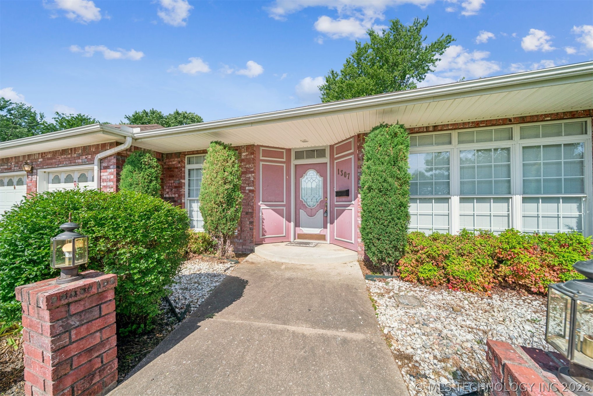 1307 N Douglas Drive Claremore OK 74017