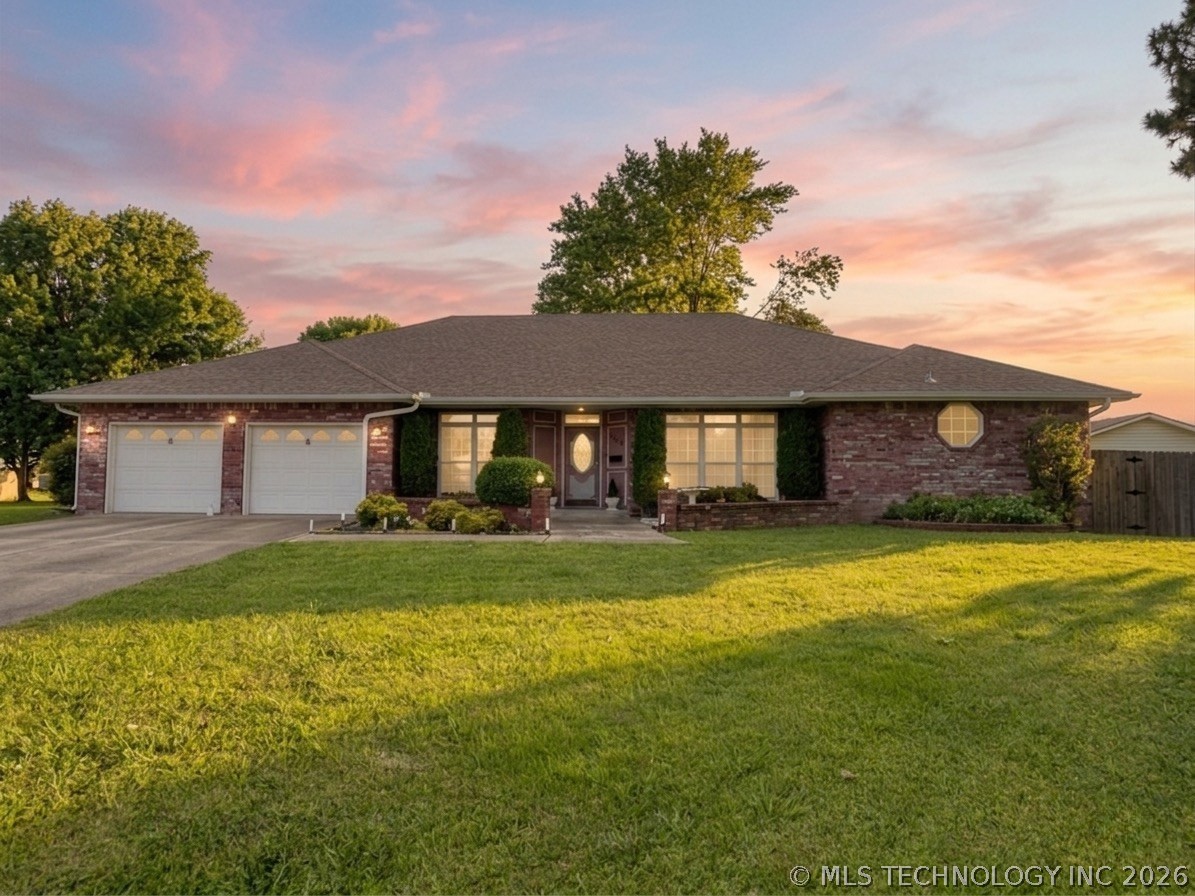 1307 N Douglas Drive Claremore OK 74017