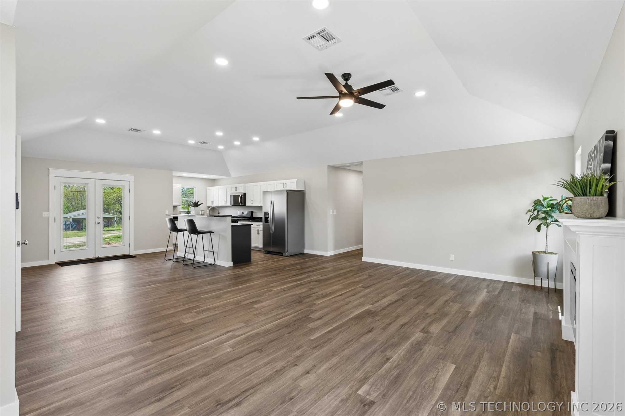 107 W Vine Street Cushing OK 74023