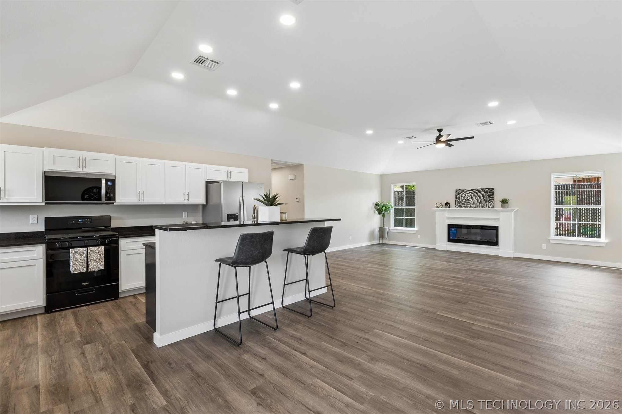 107 W Vine Street Cushing OK 74023