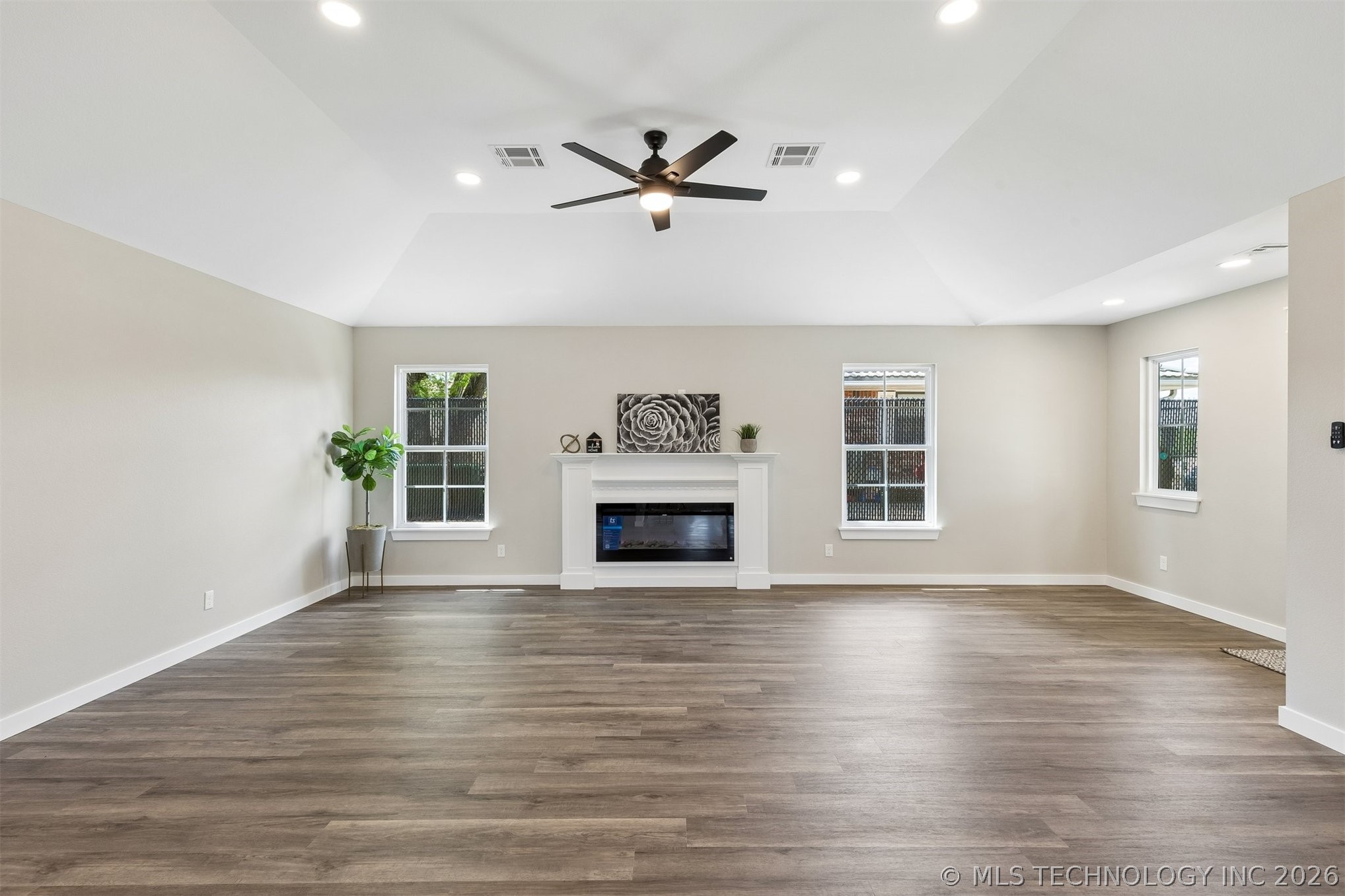 107 W Vine Street Cushing OK 74023