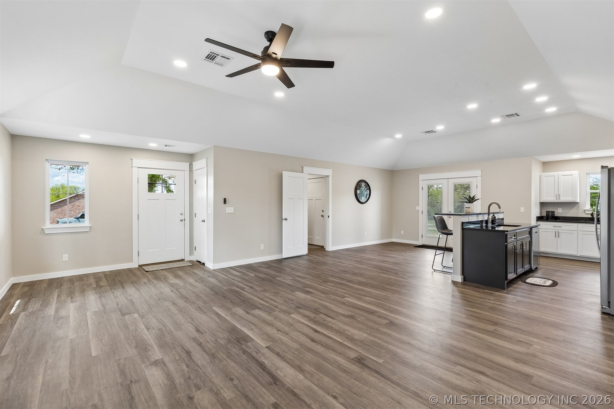 107 W Vine Street Cushing OK 74023