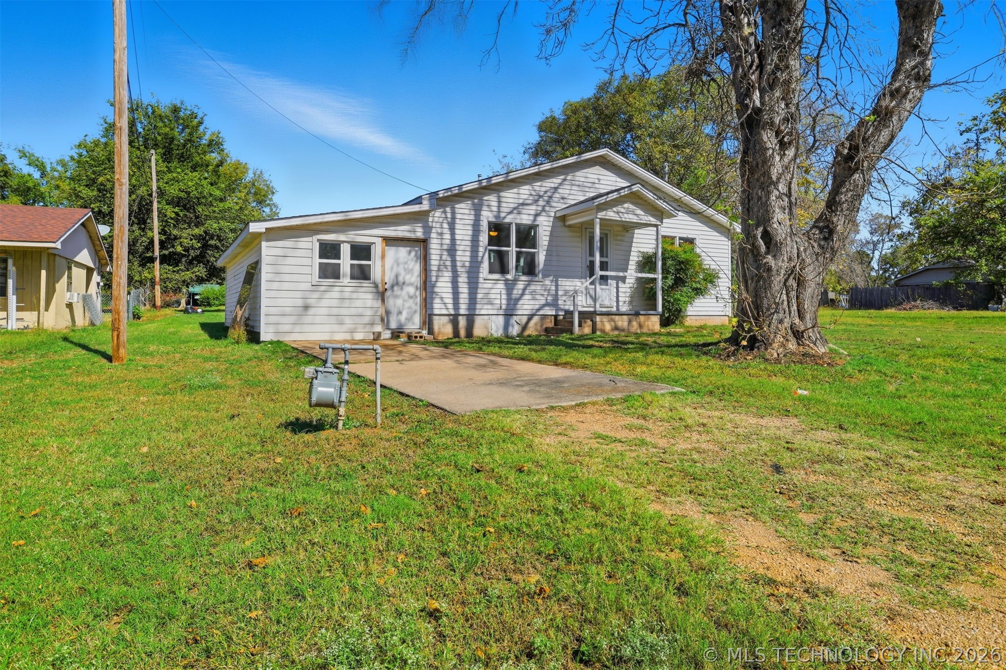 103 W 20th Street Tishomingo OK 73460