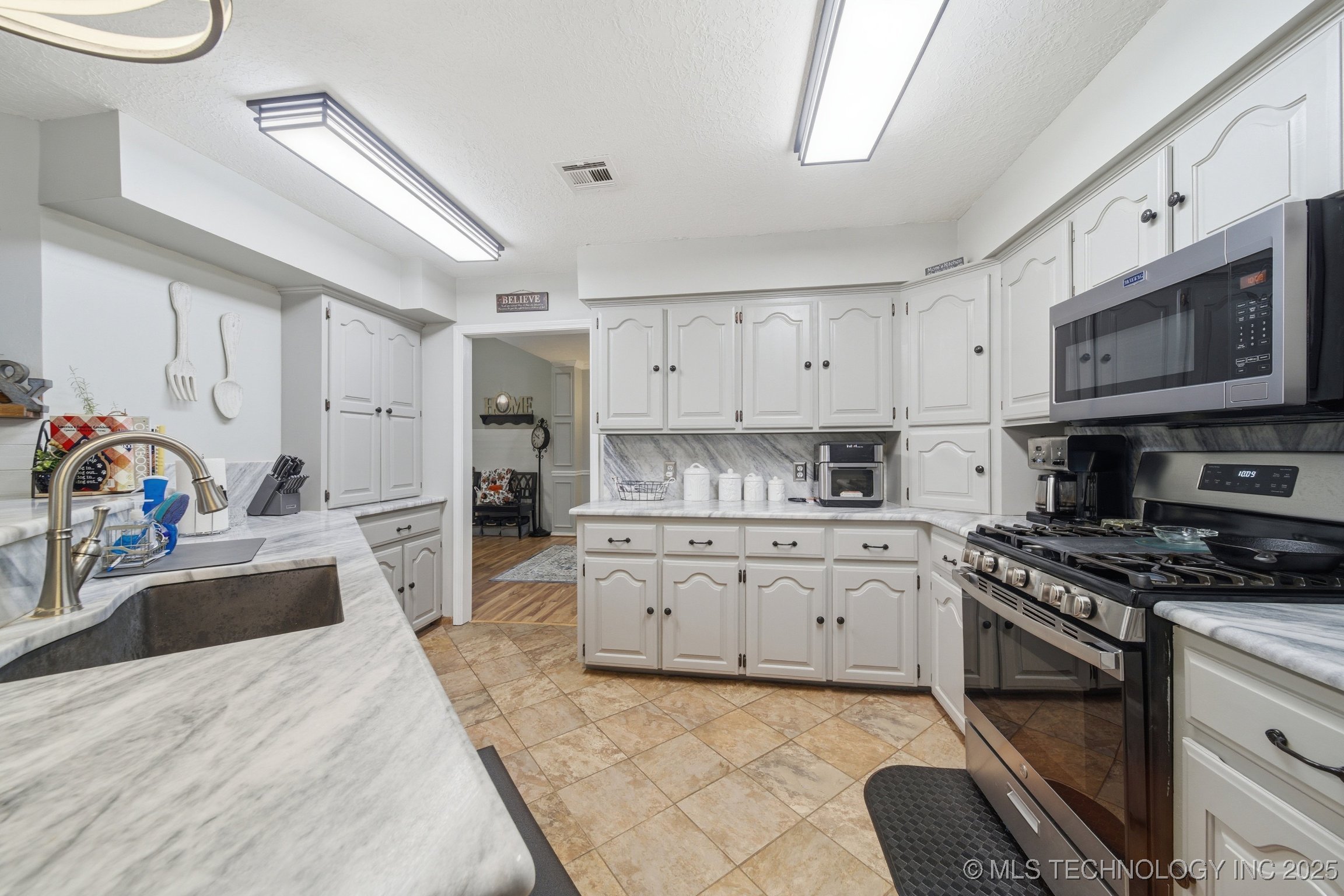 1101 N Navajo Chouteau OK 74337