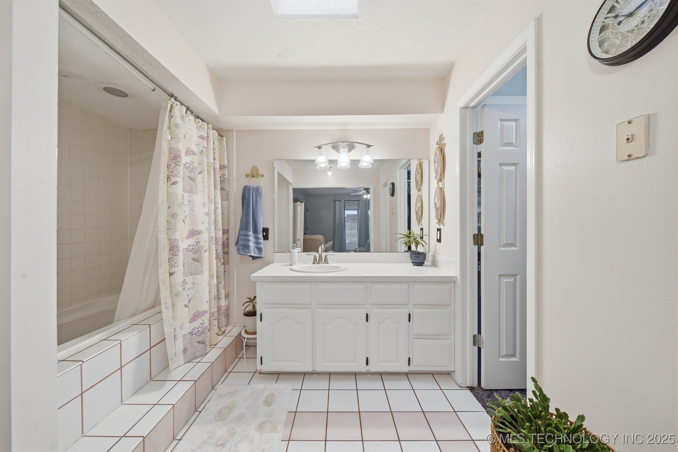 1101 N Navajo Chouteau OK 74337
