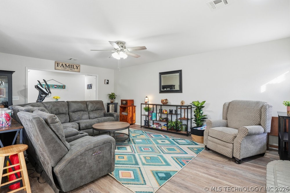 622 W Redwood Street Coweta OK 74429