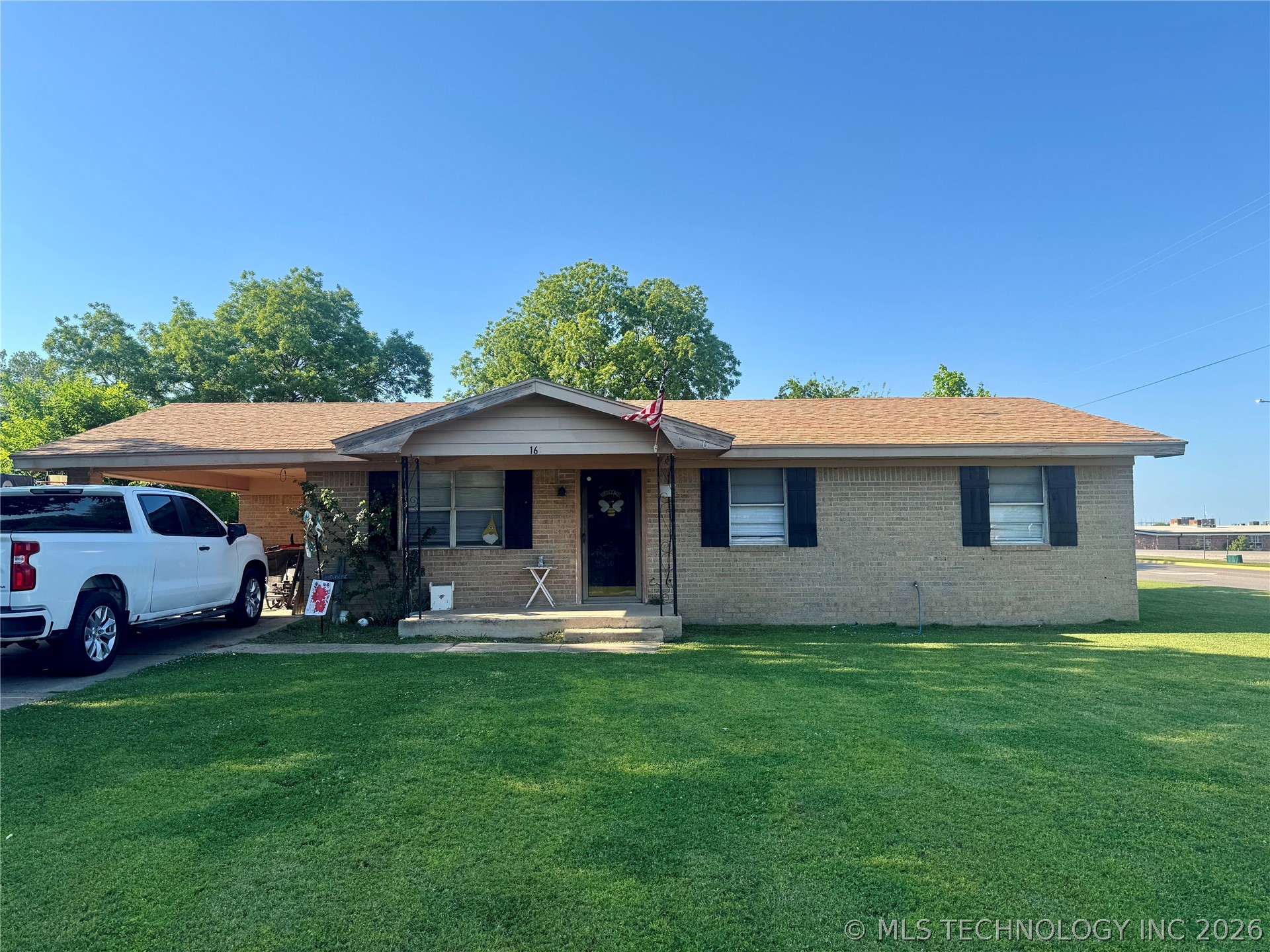 16 Wisteria Lone Grove OK 73443