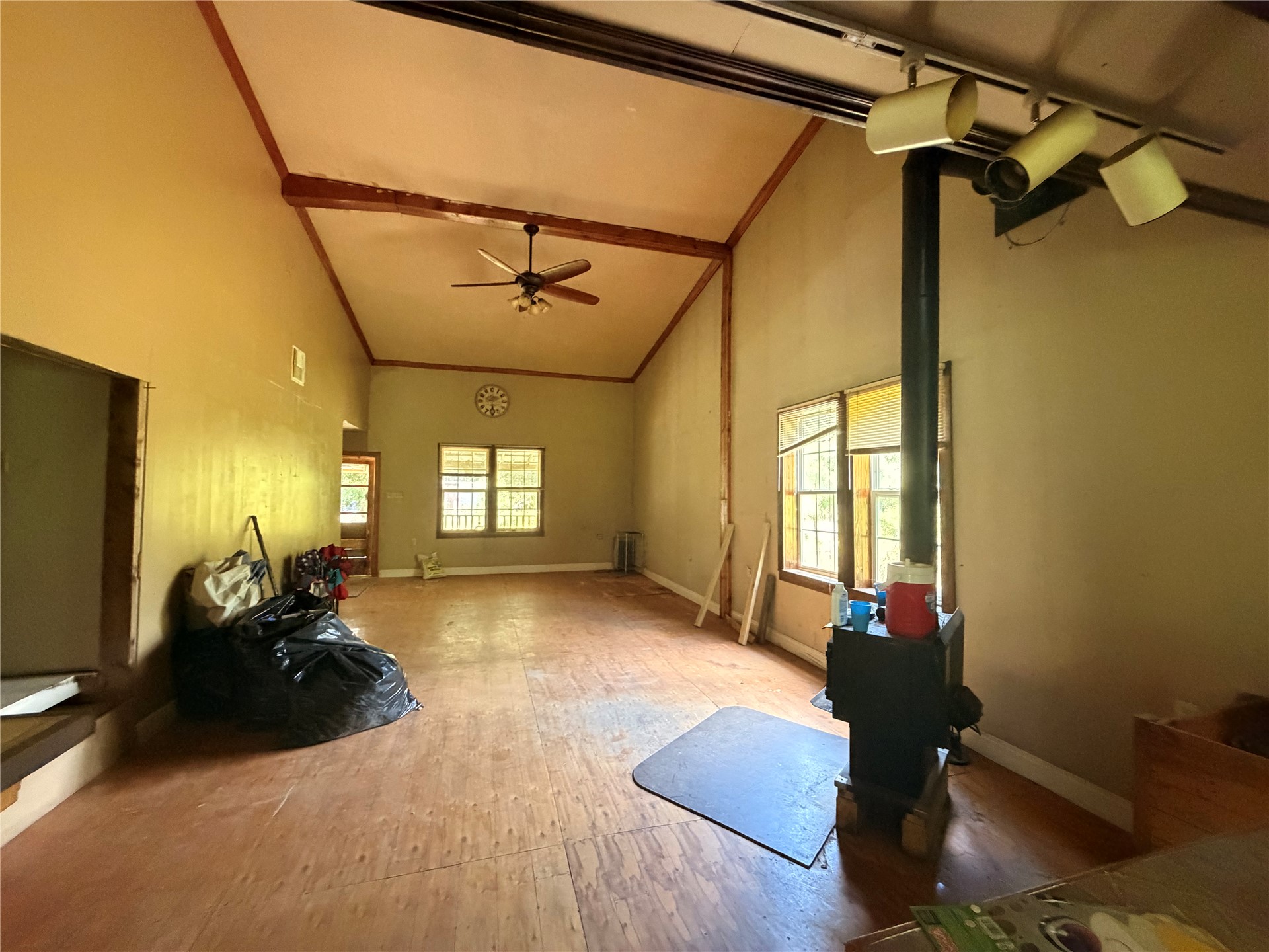 16508 Round Mountain Road Howe OK 74940