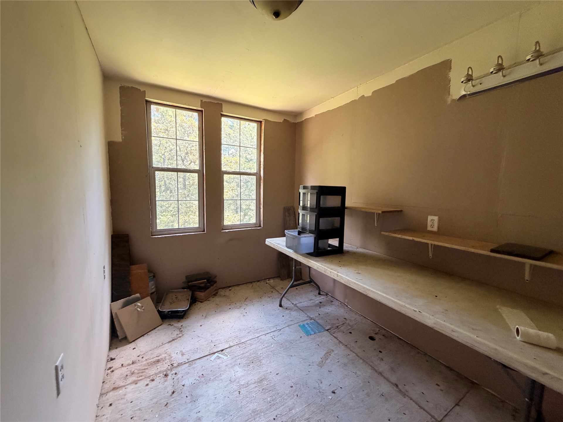 16508 Round Mountain Road Howe OK 74940