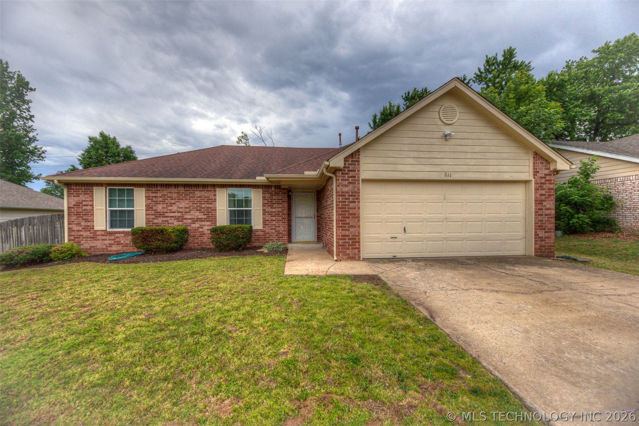 211 W Utica Place Broken Arrow OK 74011