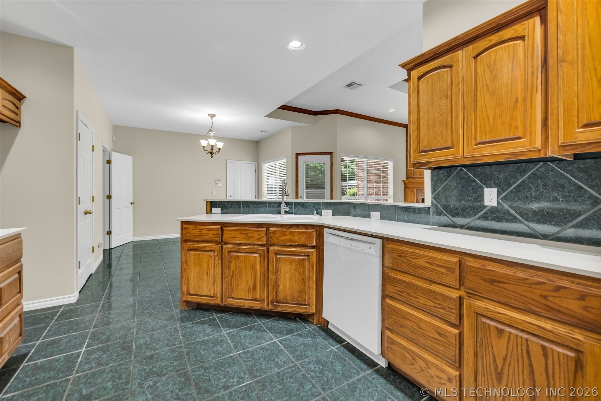 525 N Vine Street Jenks OK 74037
