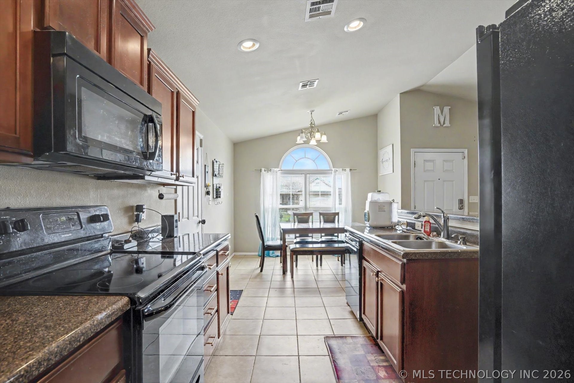8670 S 261st Eastavenue Broken Arrow OK 74014