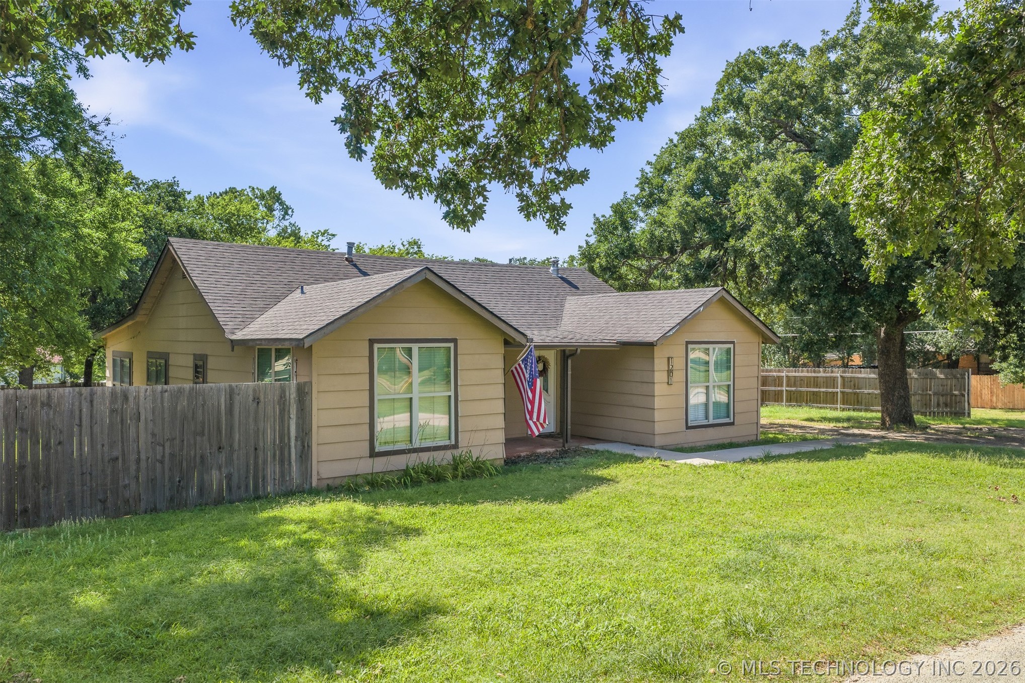 1201 Vernon Ardmore OK 73401