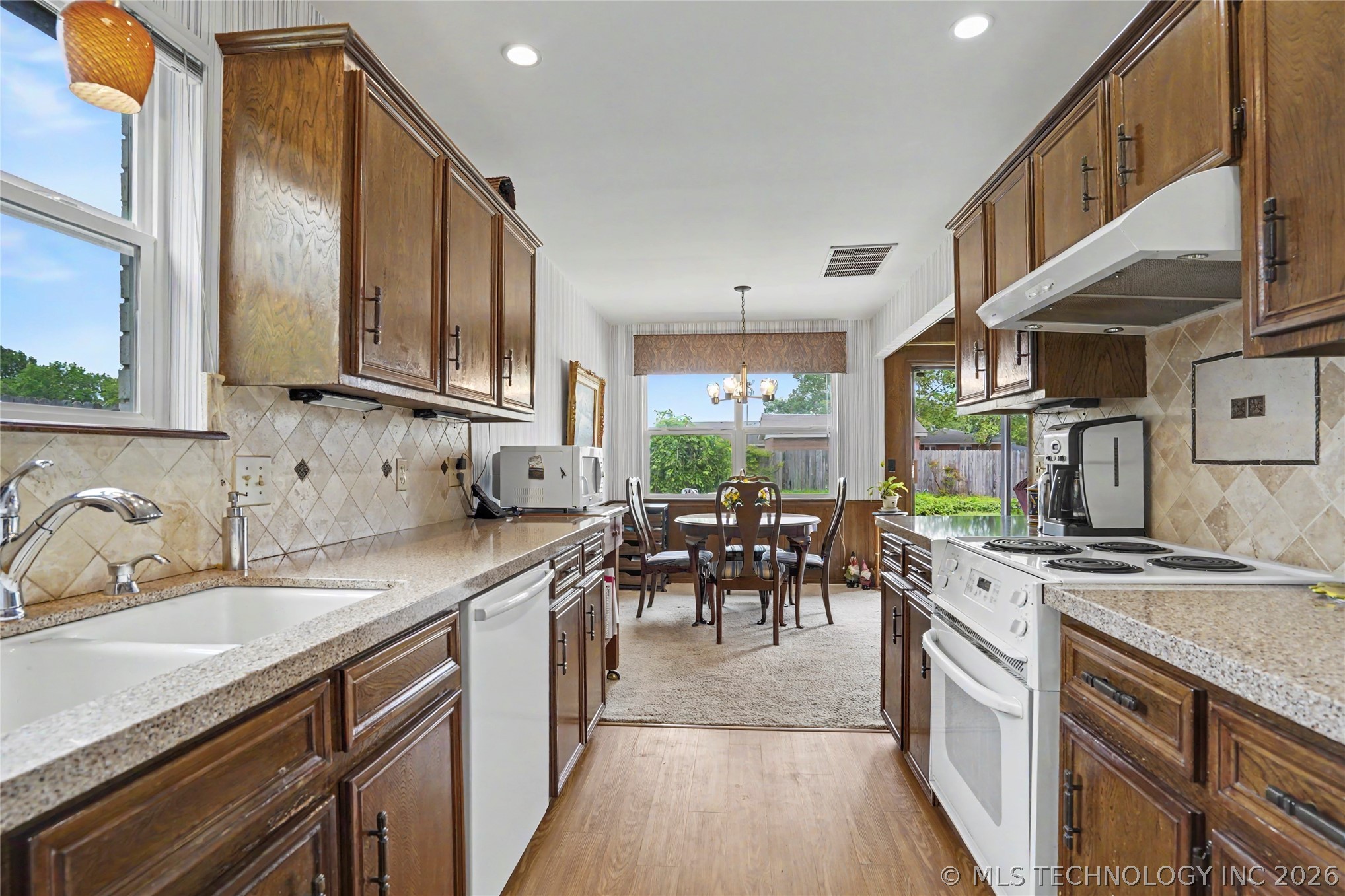 2525 S Hickory Avenue Broken Arrow OK 74012