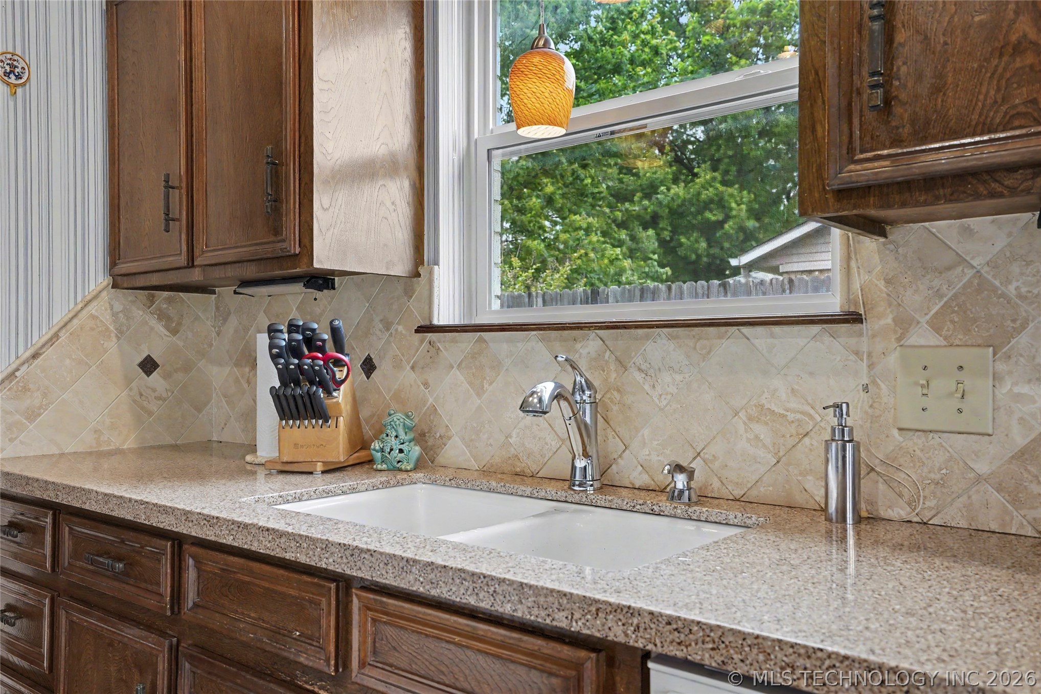 2525 S Hickory Avenue Broken Arrow OK 74012