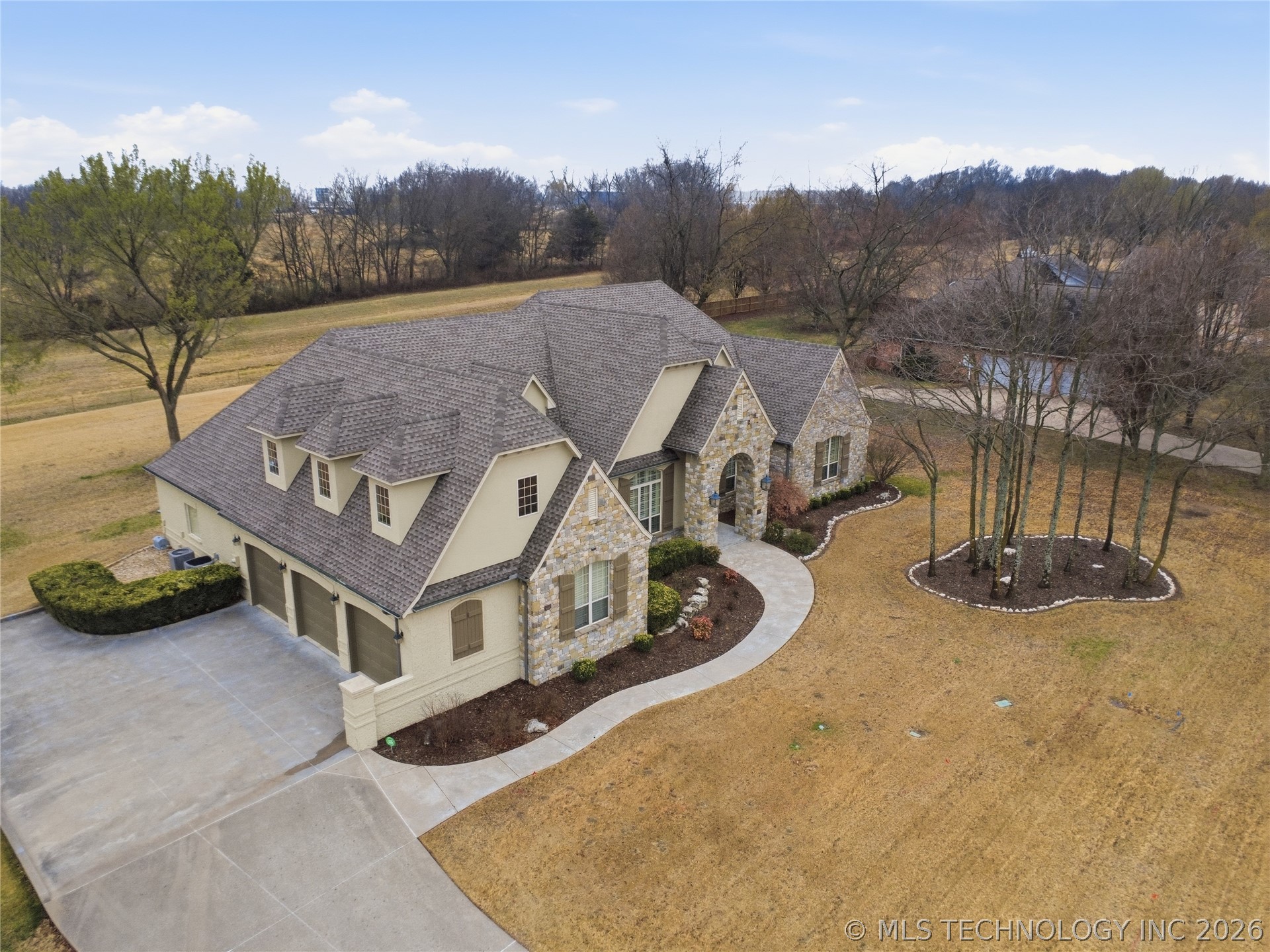35 Woodcreek Pryor OK 74361