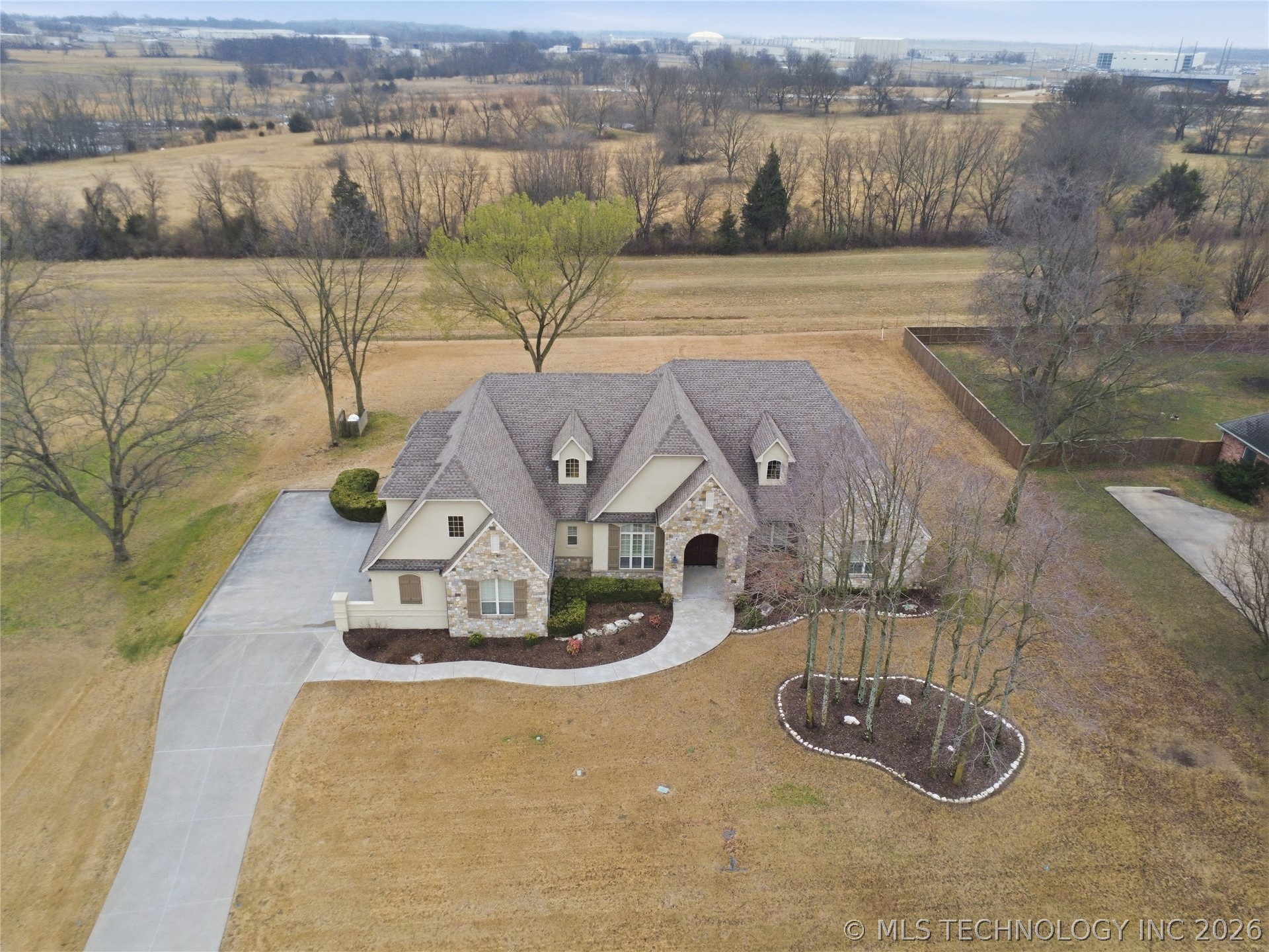 35 Woodcreek Pryor OK 74361