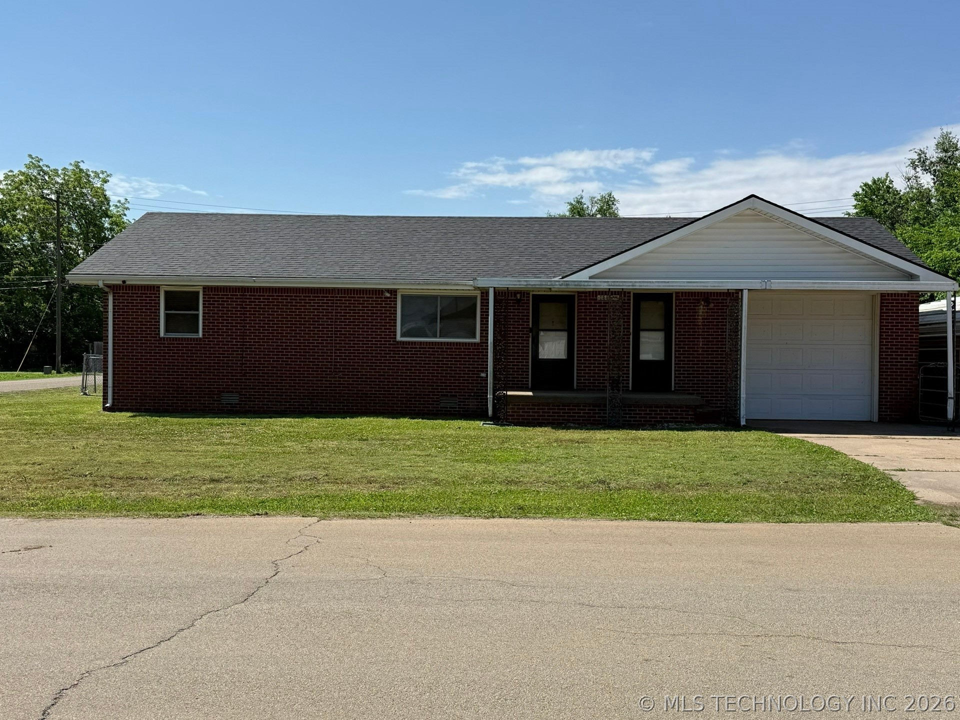 1445 E Oak Street Cushing OK 74023