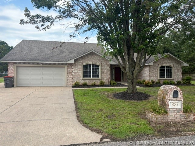 827 Chatsworth Drive Grove OK 74344