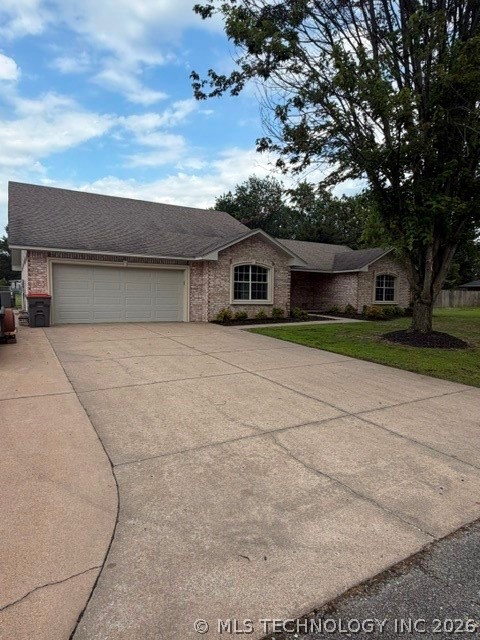 827 Chatsworth Drive Grove OK 74344