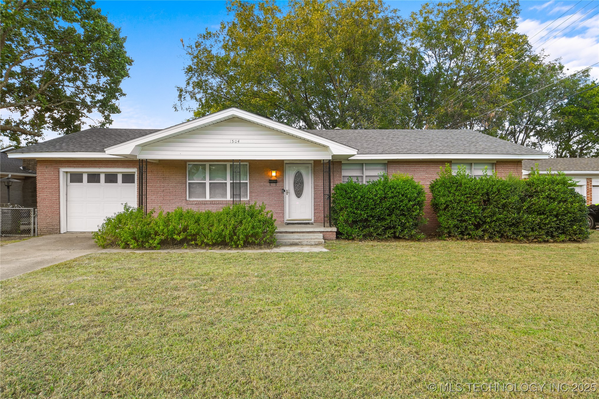 1504 E Beverly Street Ada OK 74820