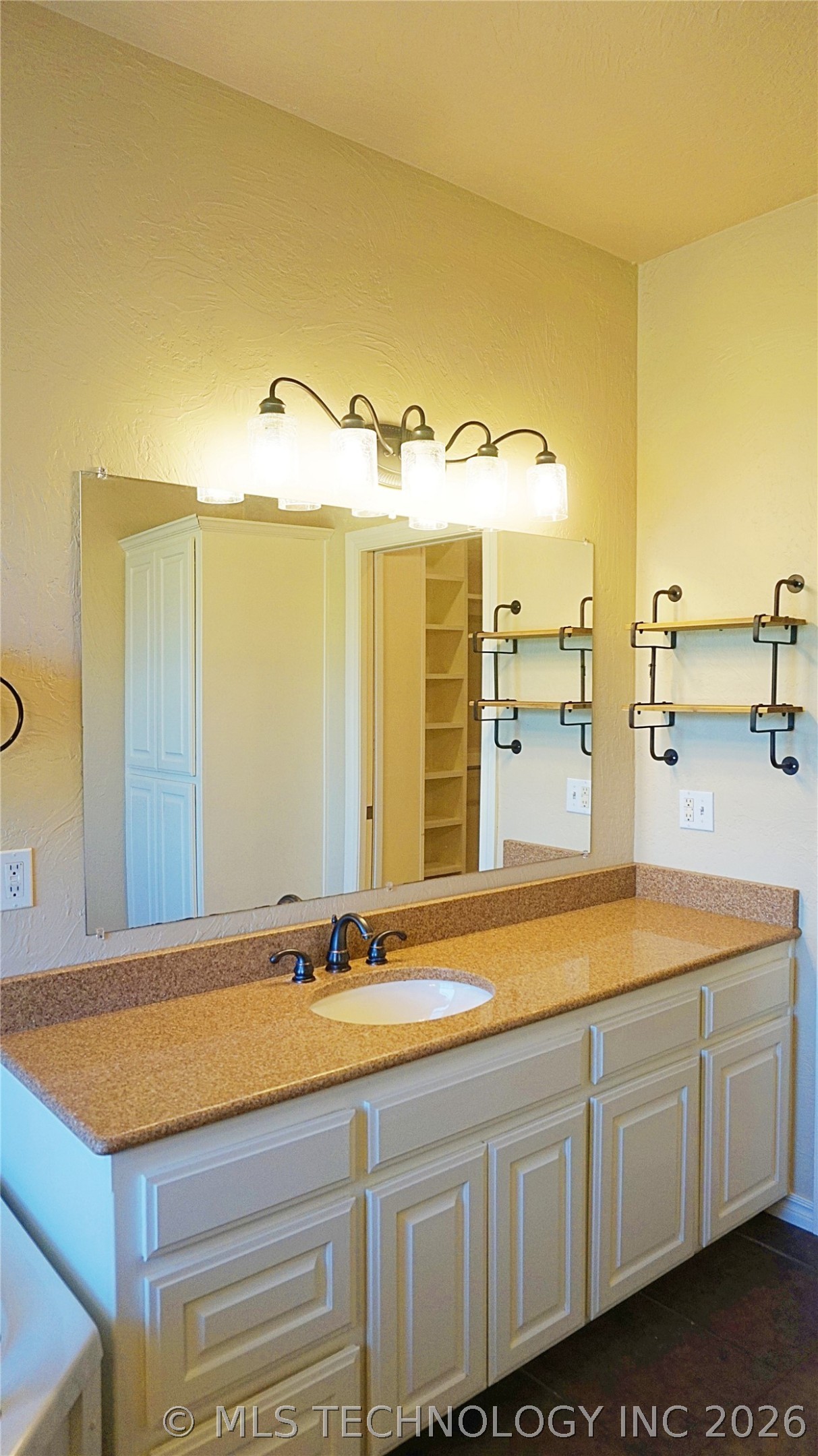 68 Country Hill Ardmore OK 73401