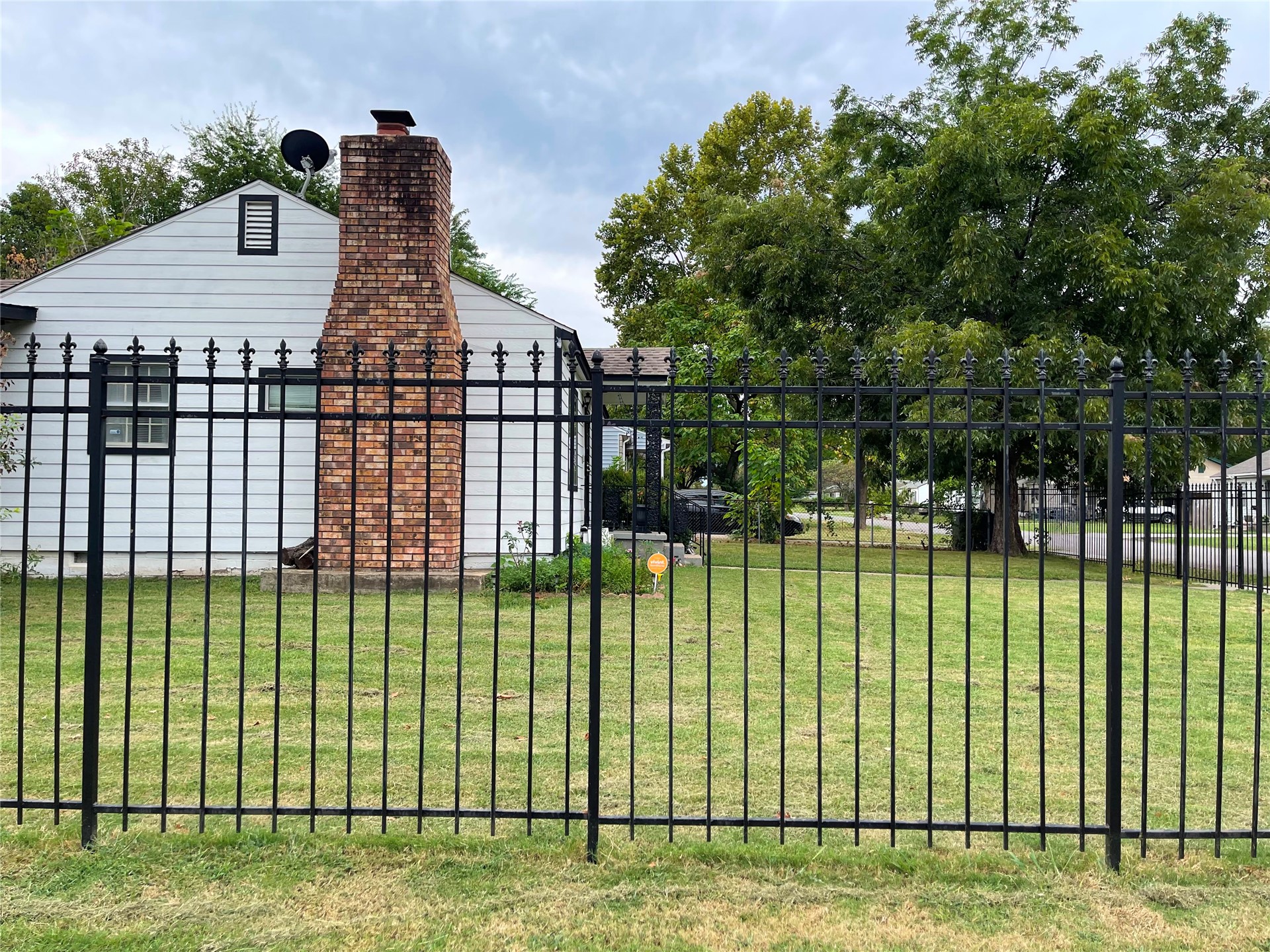 1649 N Columbia Place Tulsa OK 74110