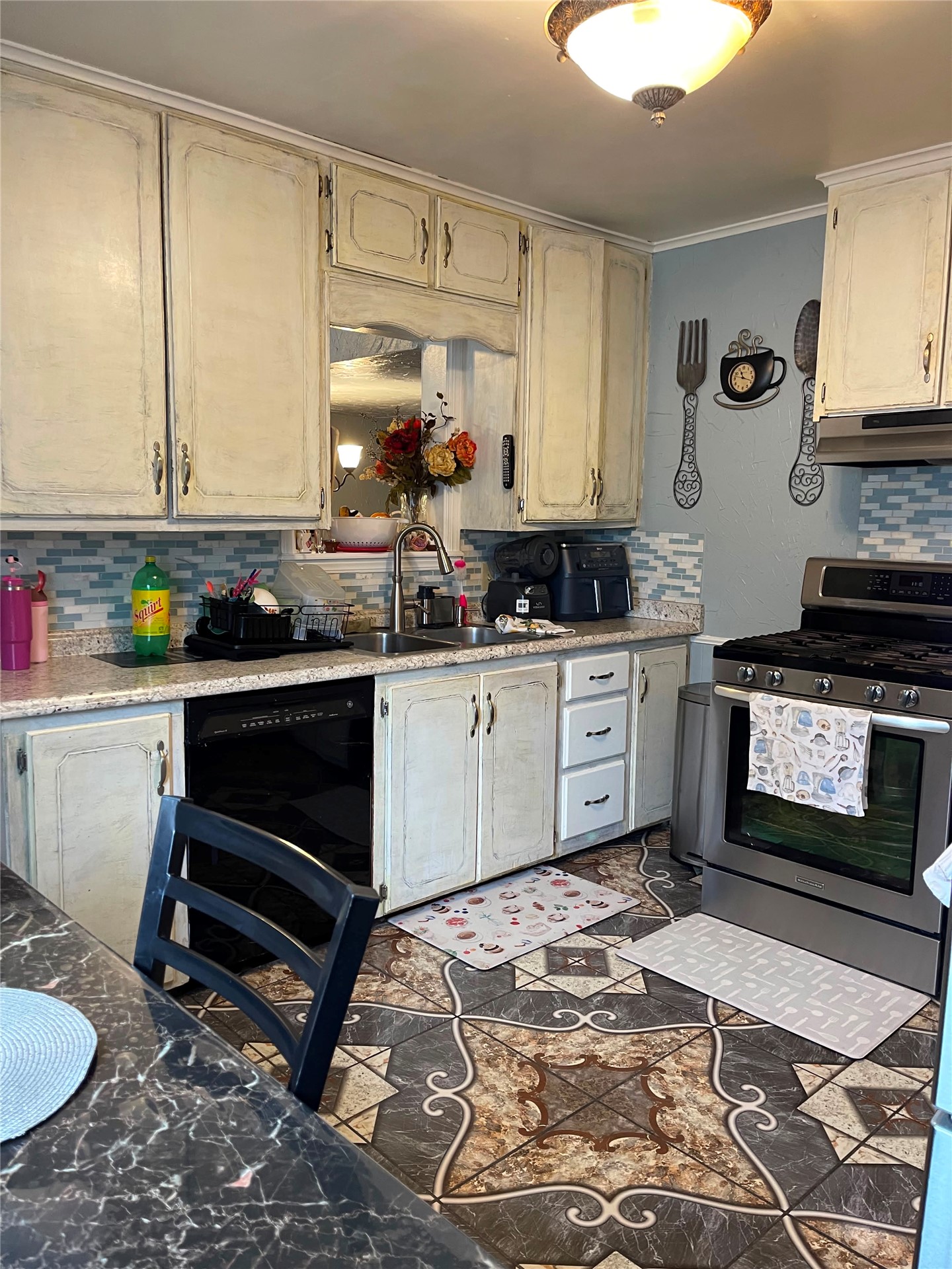 1649 N Columbia Place Tulsa OK 74110