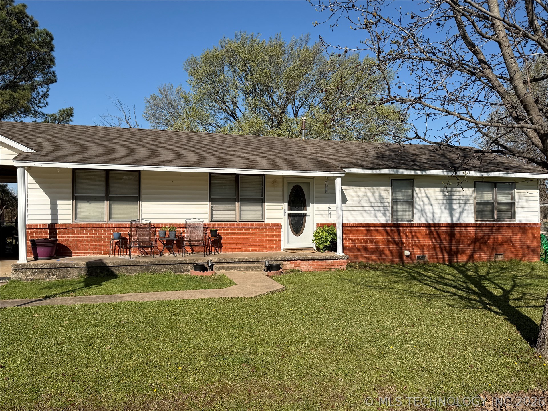 102 S Walnut Hartshorne OK 74547