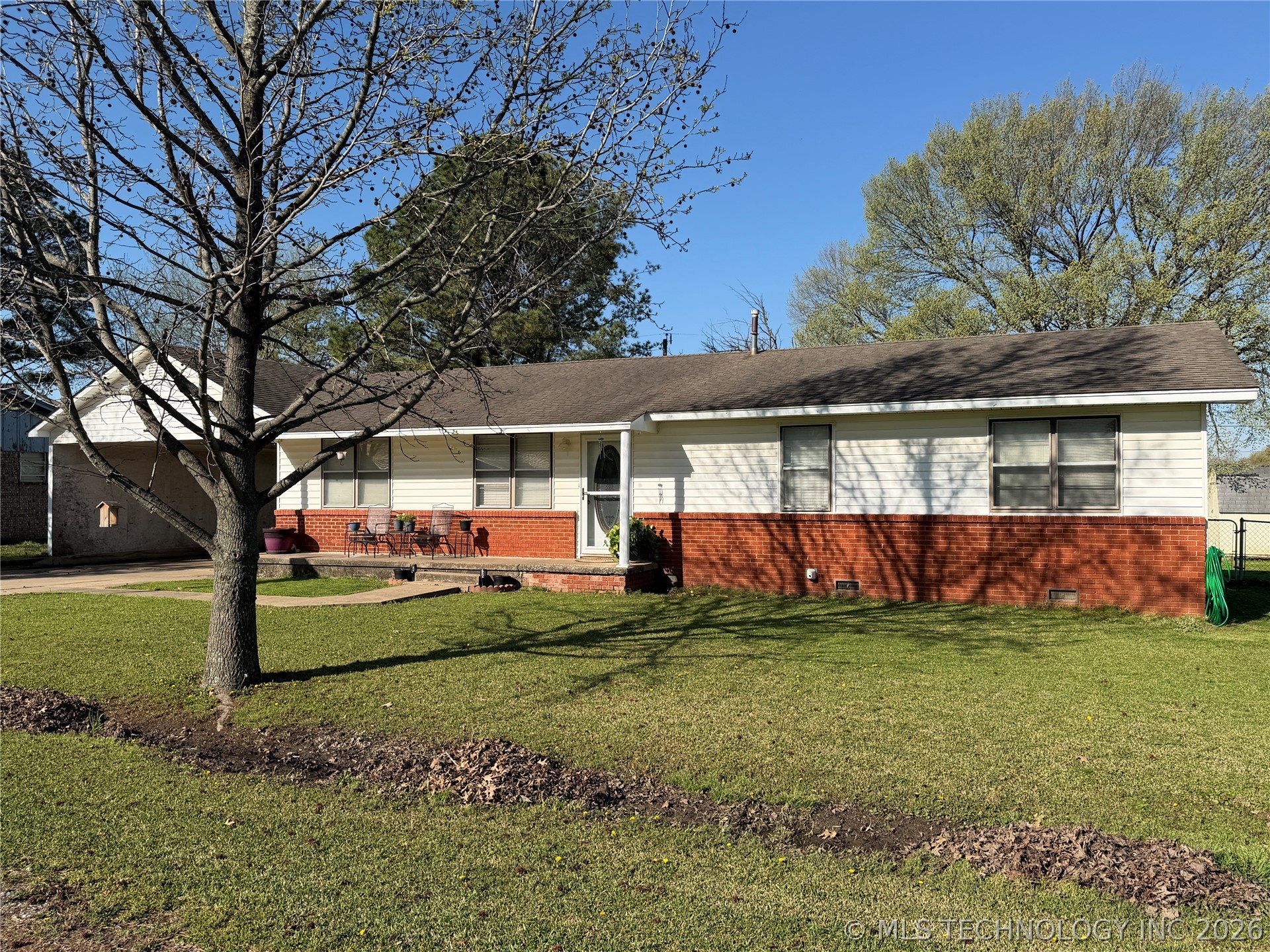 102 S Walnut Hartshorne OK 74547